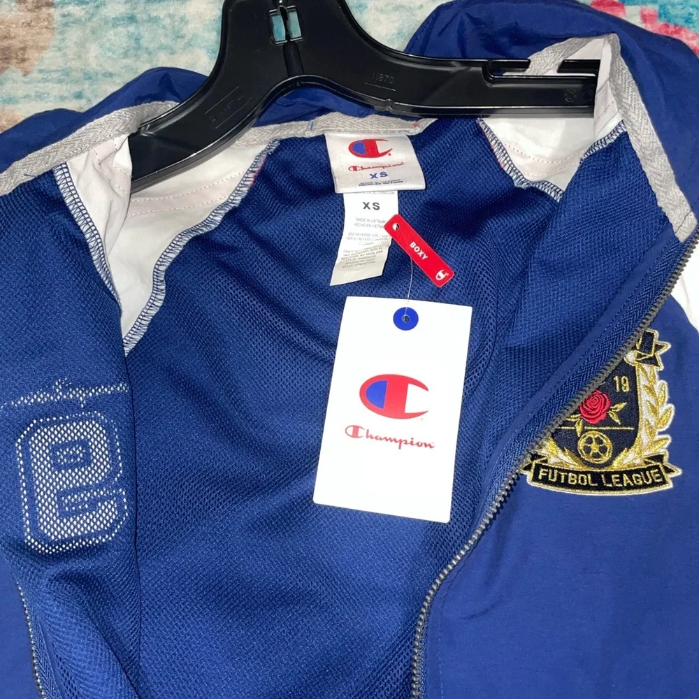 Champion zip front